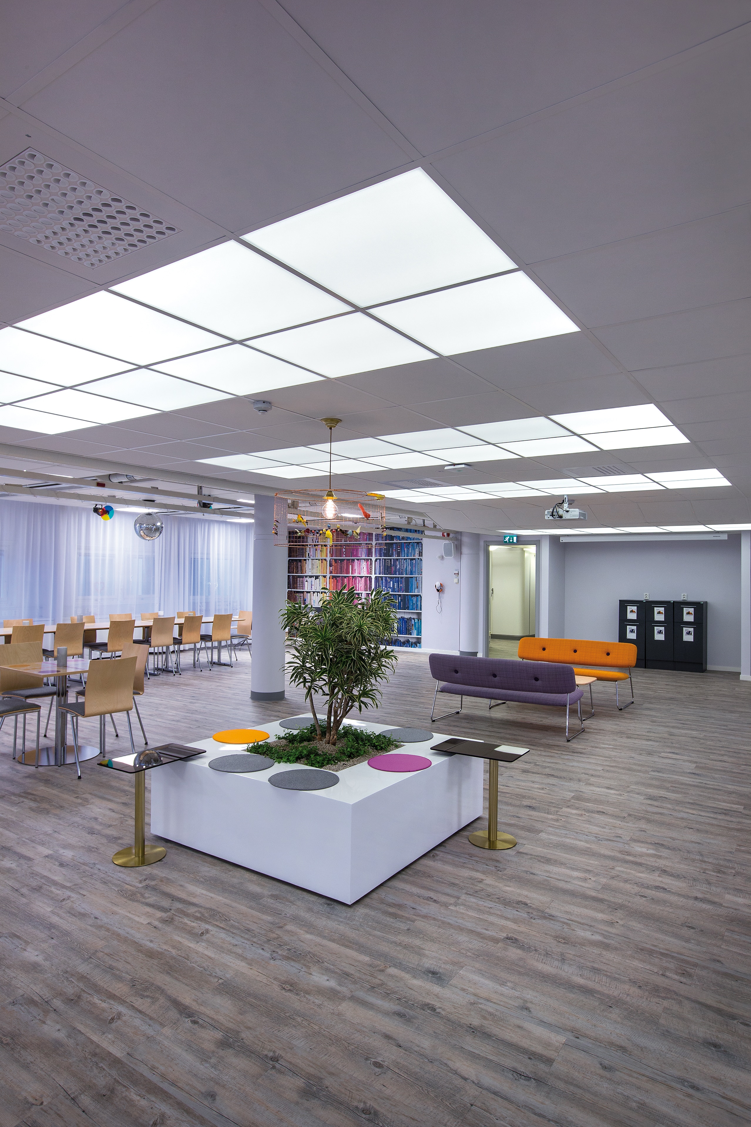 reservation Speak to organize Philips and Ecophon launch first commercial light-emitting acoustic ceiling  for offices that supports the body's natural biorhythm