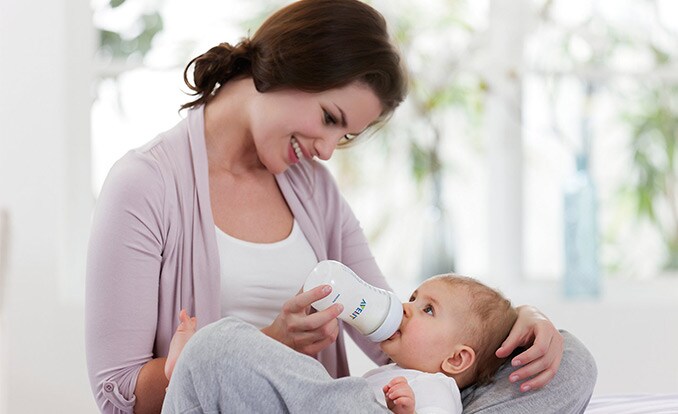 Philips AVENT - Preparing a bottle feed for your baby