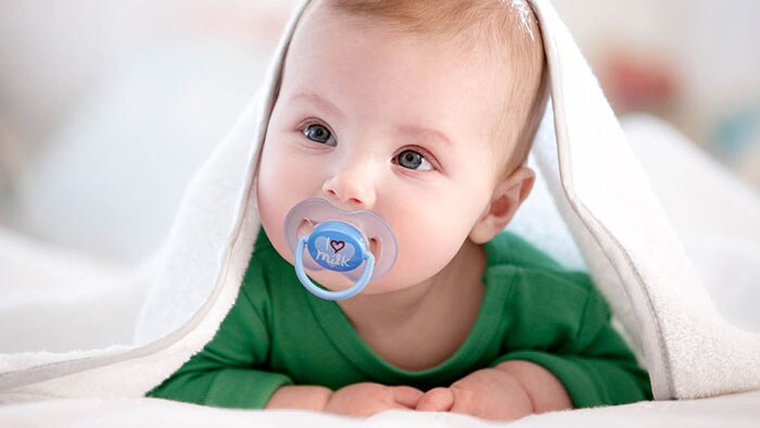 Ciuccio per neonati, quale scegliere mese per mese?