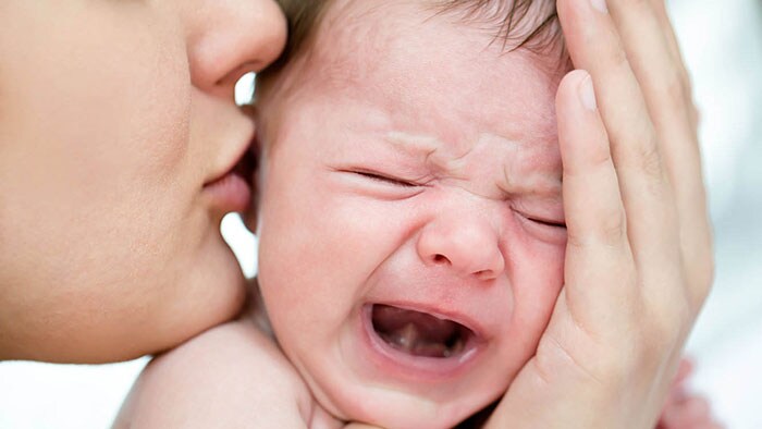 Perche Quando Un Neonato Piange Bisogna Prenderlo In Braccio E Cominciare A Camminare