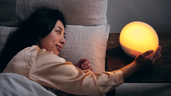 起こされる」から「自然に起きる」へ。SmartSleep ライト❘Philips