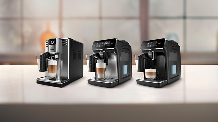 rebaja a precio de Black Friday la cafetera superautomática Philips  Serie 3200 que prepara cafés con solo pulsar un botón