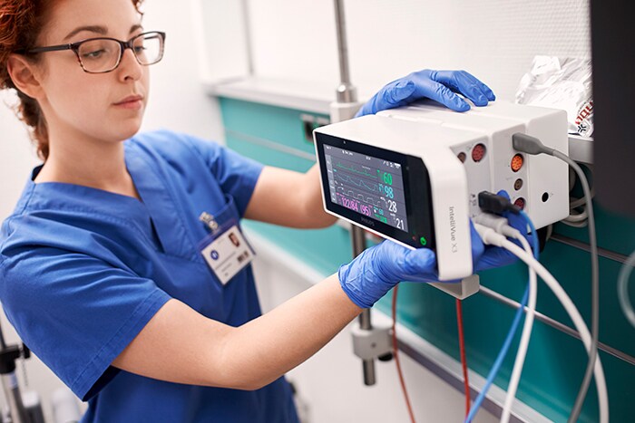 Download image (.jpg) Philips IntelliVue X3 portable patient monitor (opens in a new window)