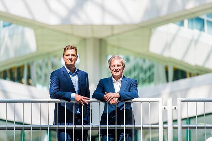 Download image (.jpg) Henk Valk, Market Leader Philips Benelux and Wim van Harten, CEO of Rijnstate Hospital (opens in a new window)
