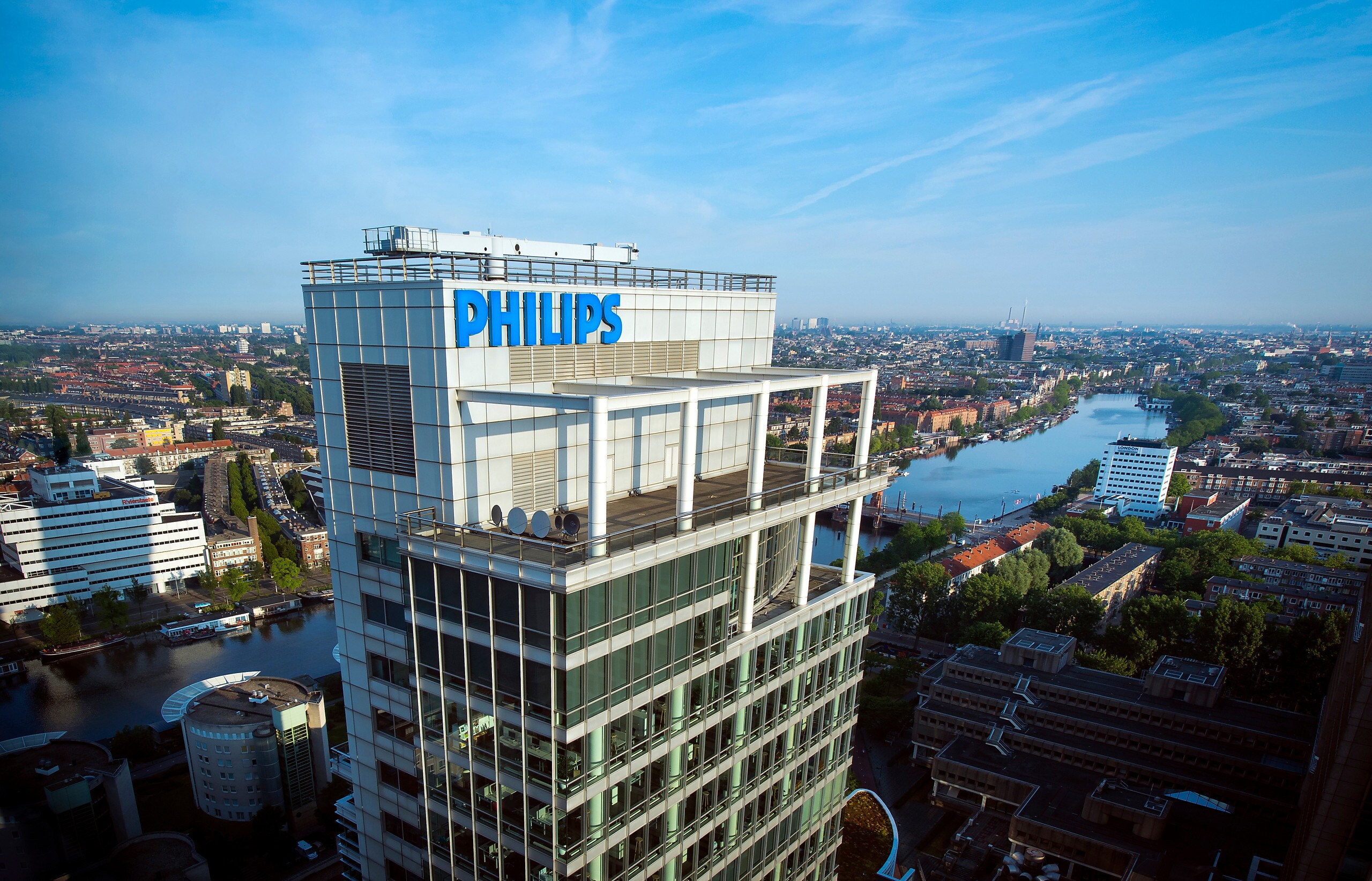 Download image (.jpg) Philips Headquarters Amsterdam (opens in a new window)