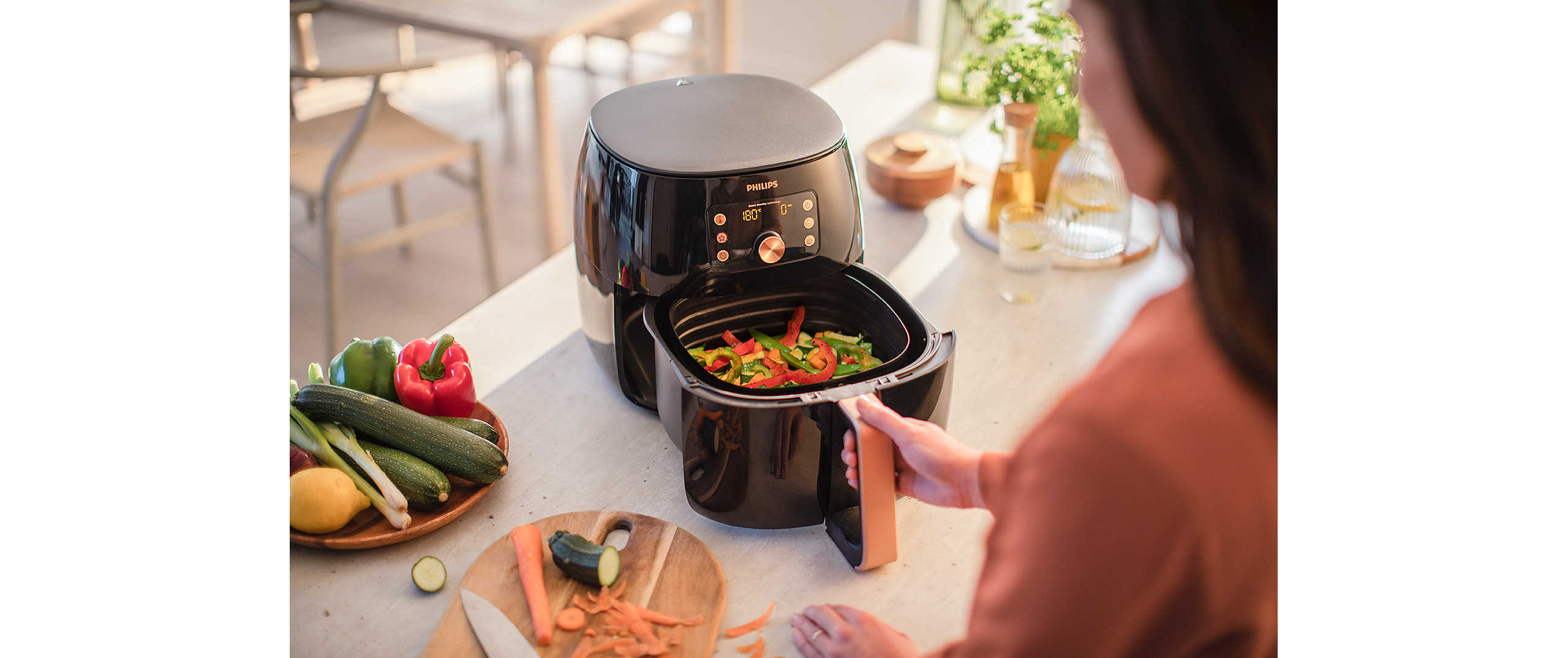 Versuni Introduces New Philips Airfryer Combi - Newsroom