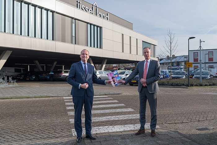 Download image (.jpg) (opens in a new window) Philips and IJsselland Hospital sign long-term technology partnership