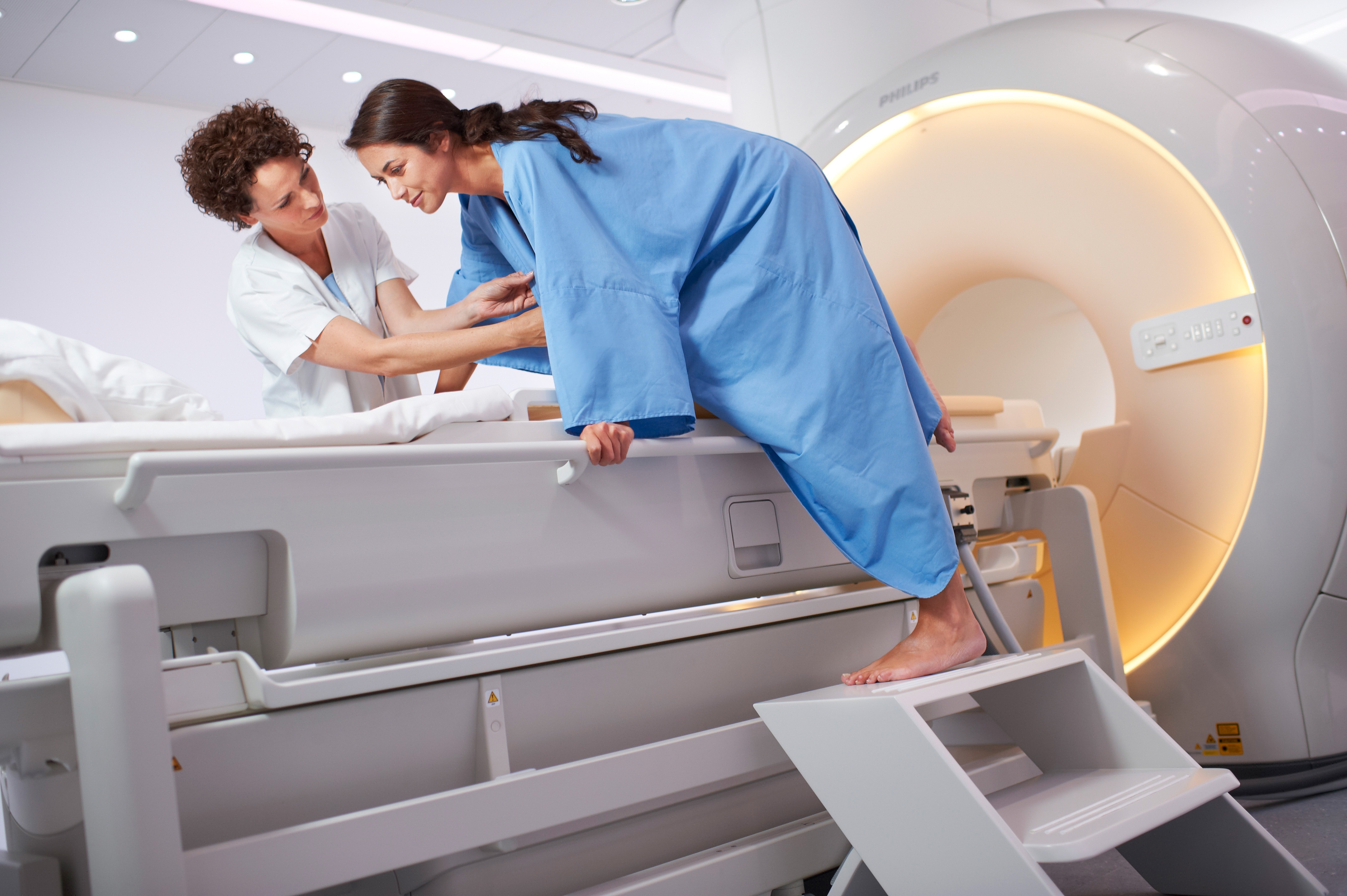 Магнитно резонансная томография как делают. Магнитно резонансная томография молочной железы. Магнито-резонансная томография молочной железы. Мрт. Мрт молочных желез аппарат.