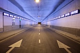 Luchtzuiveringsproef met verf en UV-licht in Haagse Koningstunnel